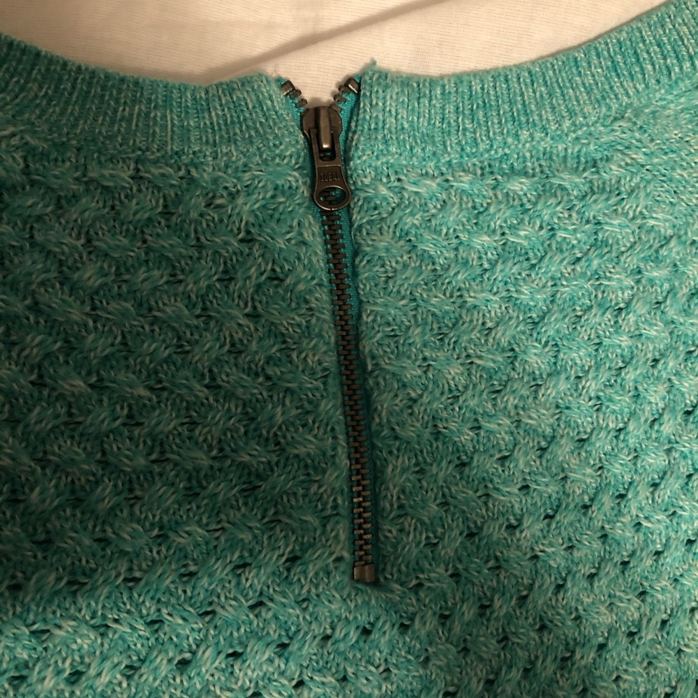 American Eagle Comfy Sweater - Picture 6 of 6